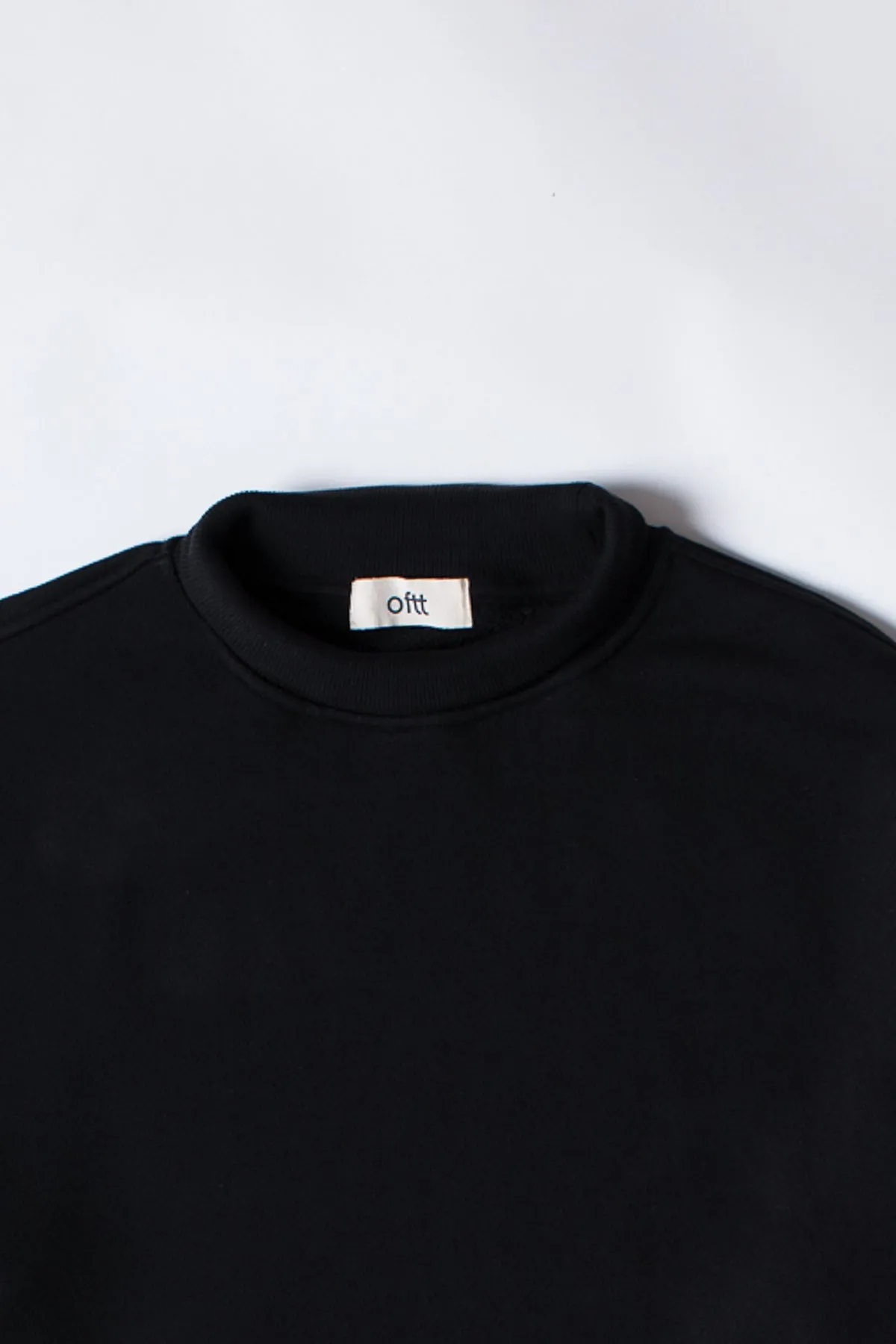 04 / Turtleneck Sweatshirt