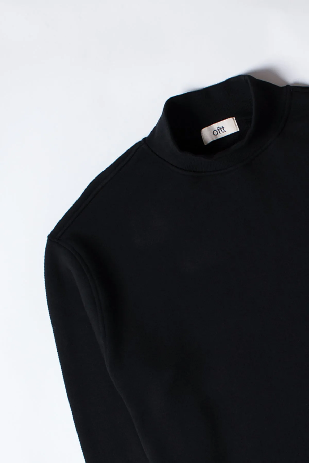 04 / Turtleneck Sweatshirt
