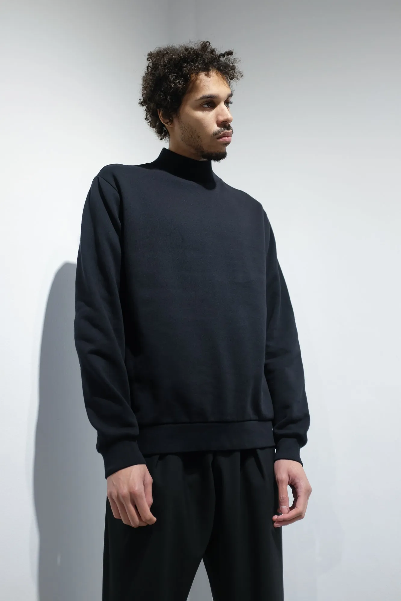 04 / Turtleneck Sweatshirt