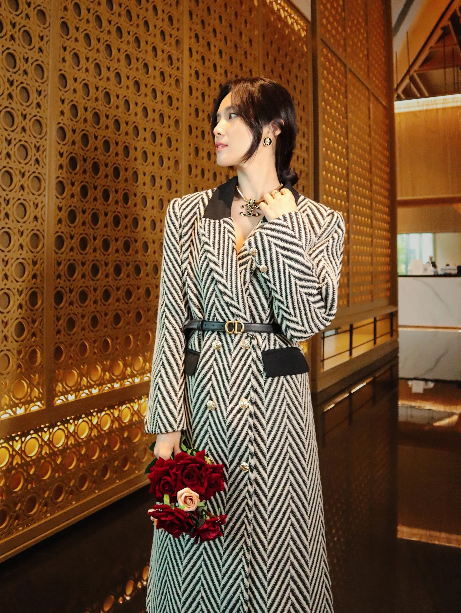 Design sense niche high-end black and white herringbone stitching classic suit collar  long coat- Duli