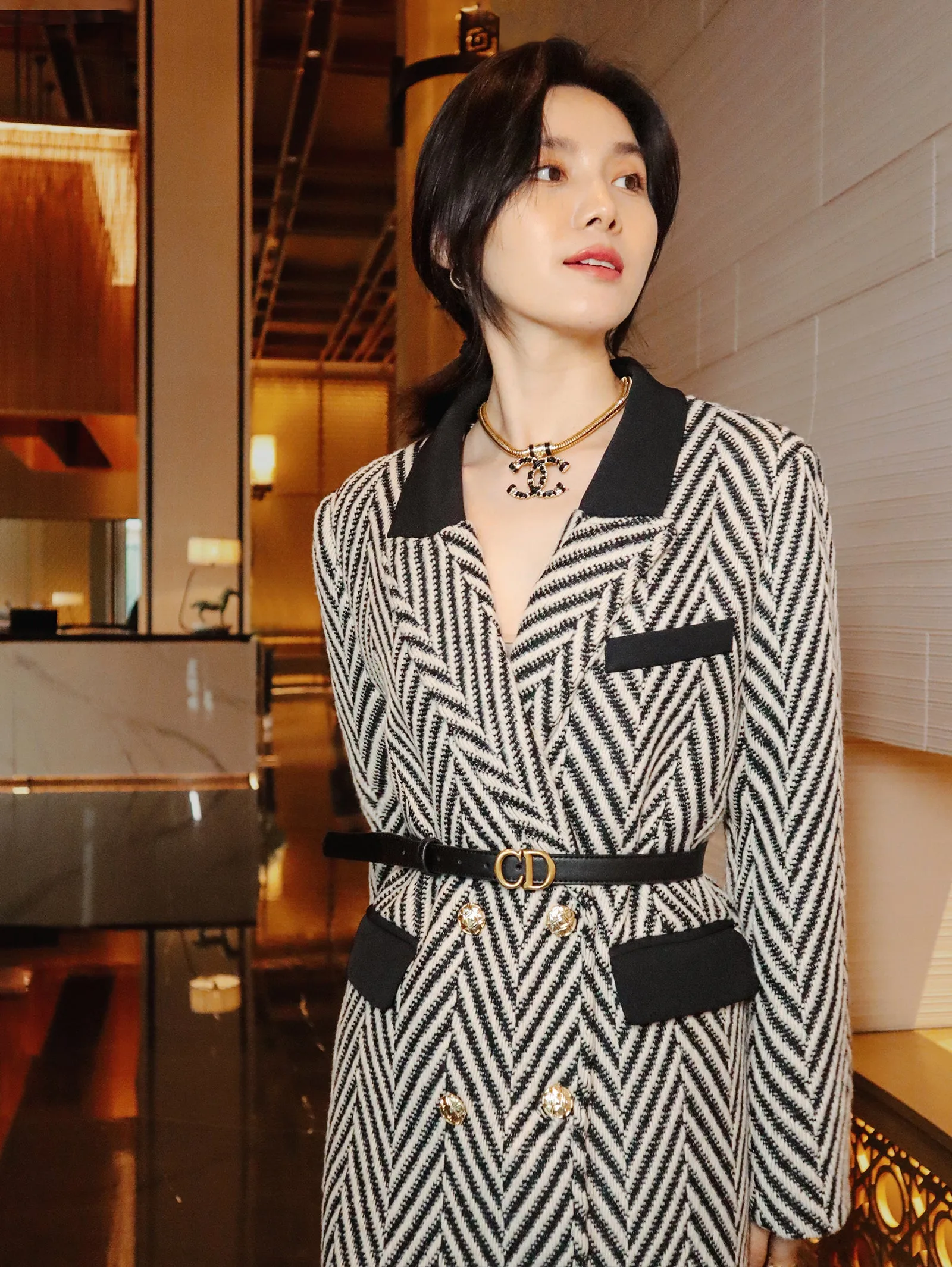 Design sense niche high-end black and white herringbone stitching classic suit collar  long coat- Duli