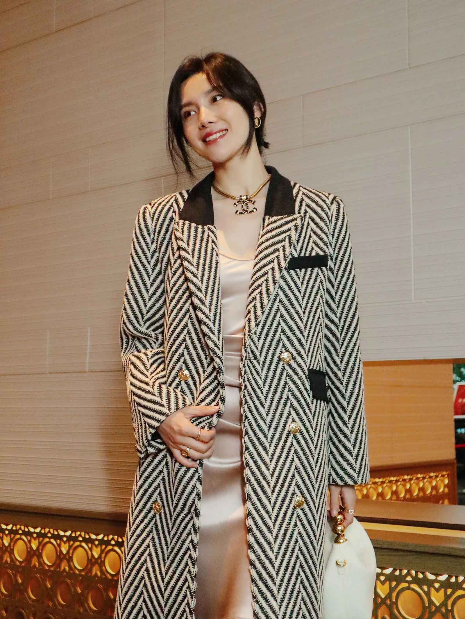 Design sense niche high-end black and white herringbone stitching classic suit collar  long coat- Duli