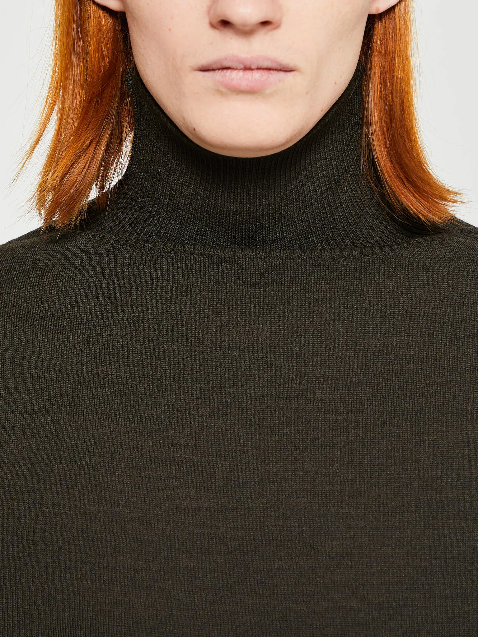 Marine Turtleneck in Hunting Green