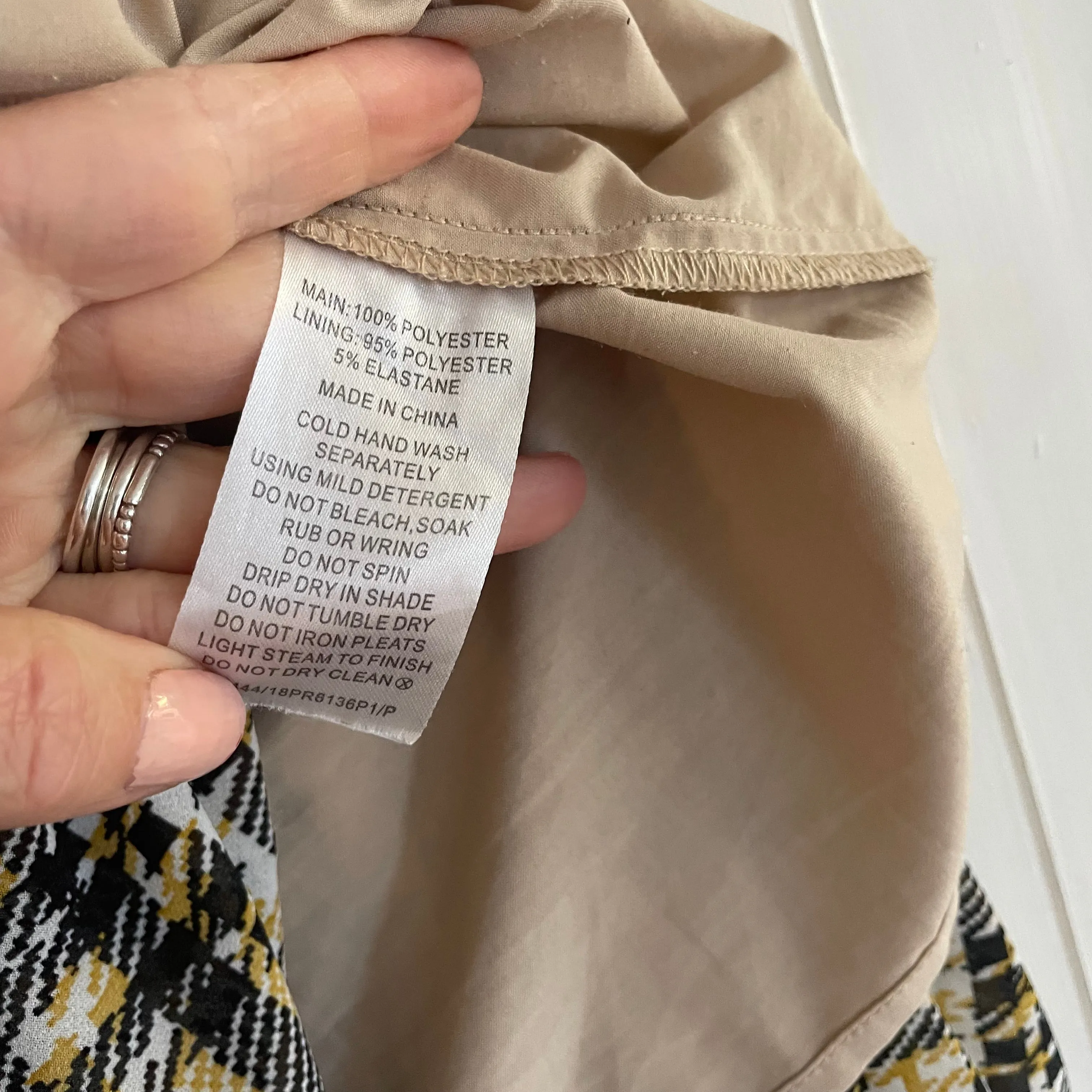 Piper Size 12 Pleated Midi Skirt RRP $99 BlackYellow Check Work Business Races