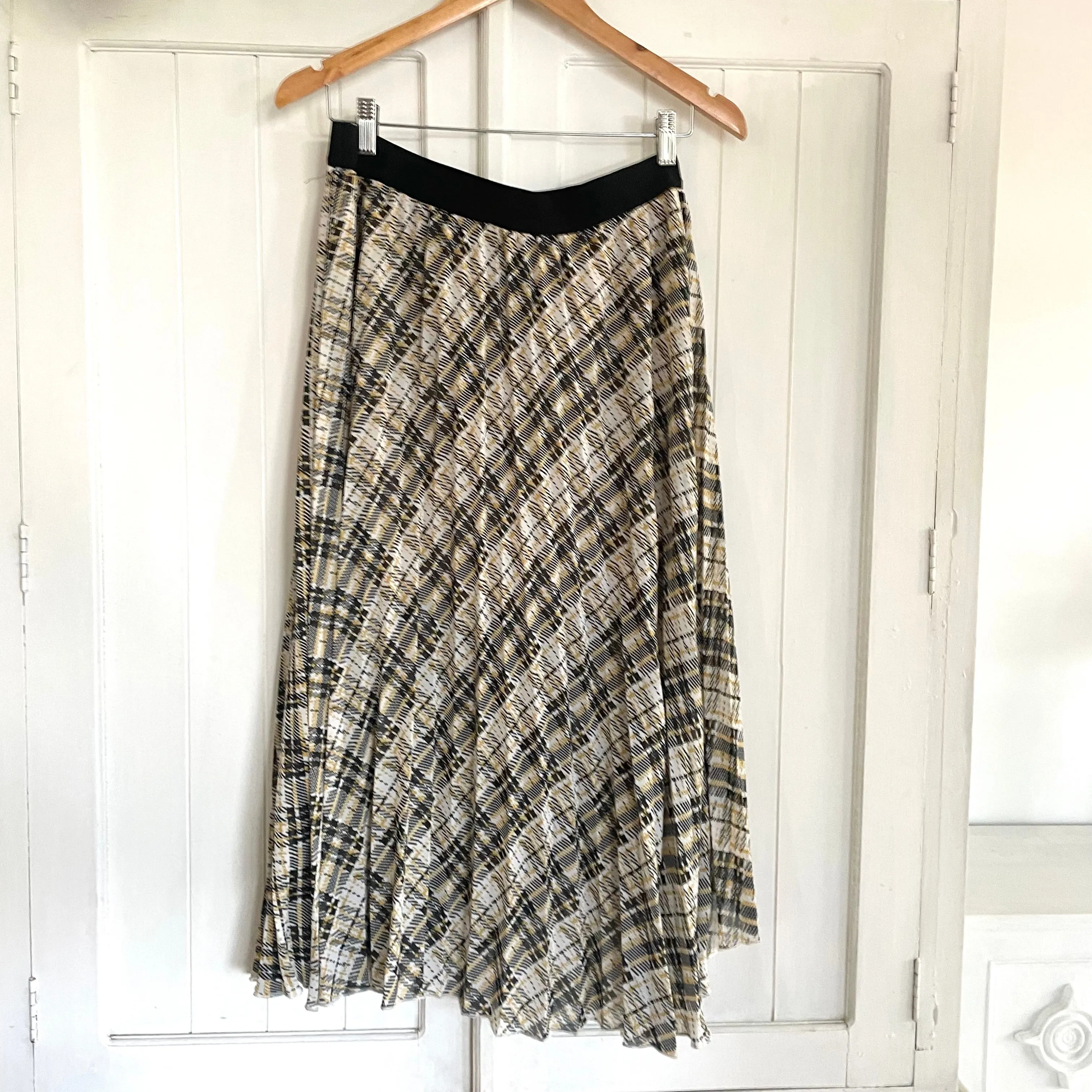 Piper Size 12 Pleated Midi Skirt RRP $99 BlackYellow Check Work Business Races