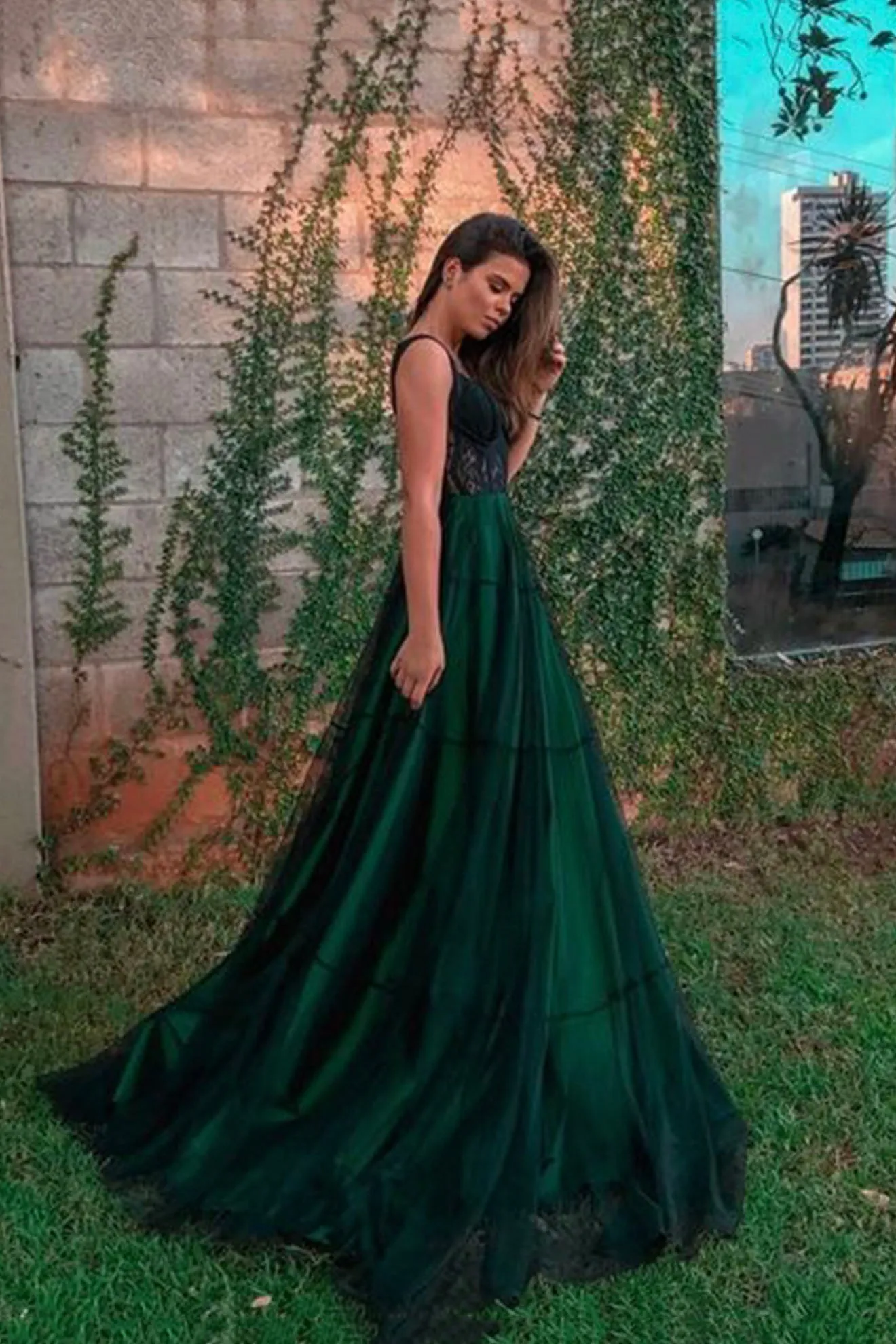 Stylish Green Spaghetti Strap Lace Floor Length Prom Dress
